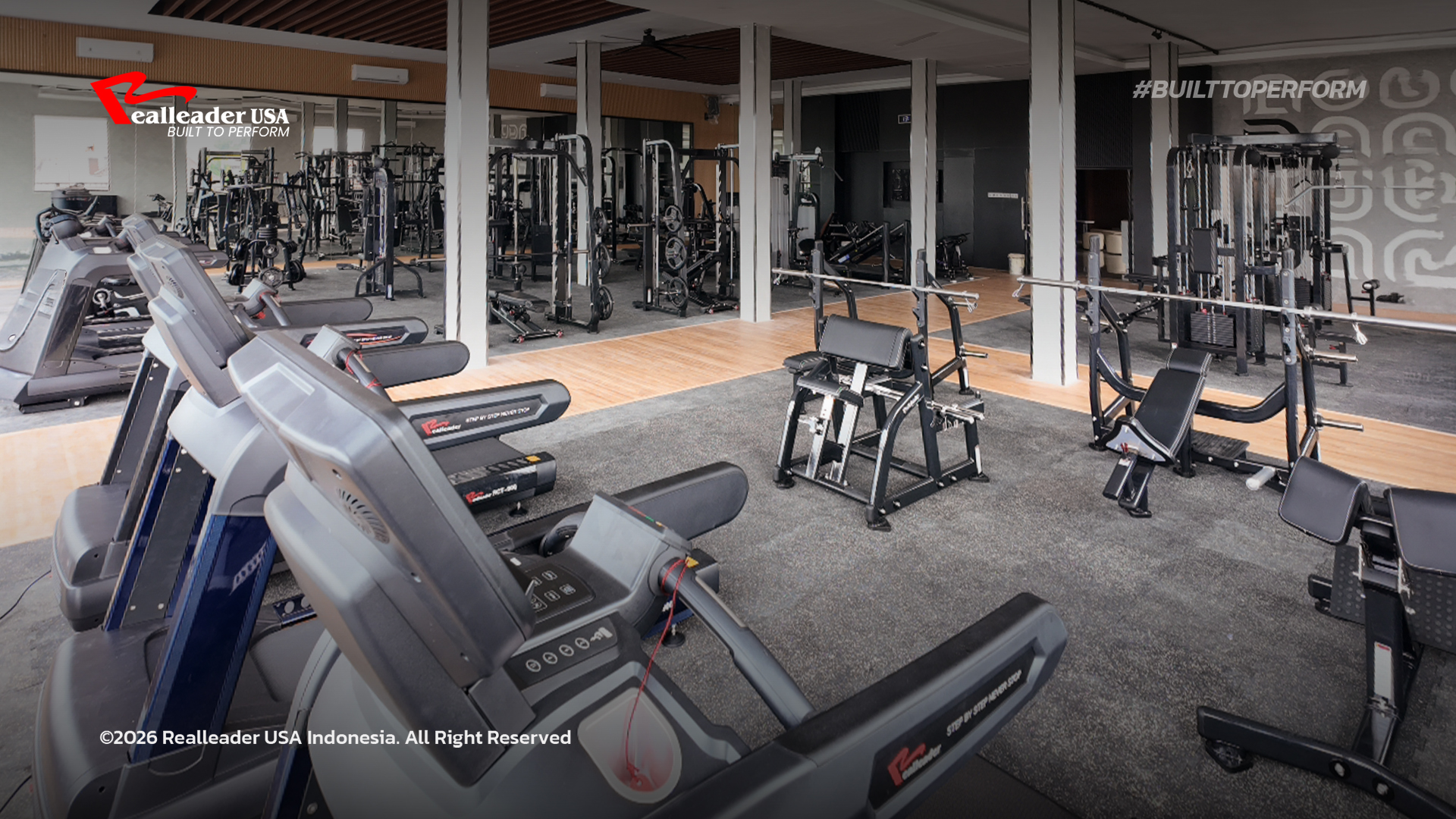 Deretan peralatan gym komersial premium sebagai aset tetap bisnis