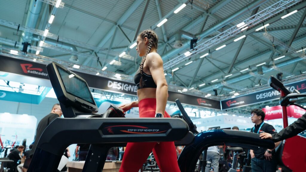 Desain ergonomis dan nuansa mewah Alat Realleader alat Cardio Treadmill